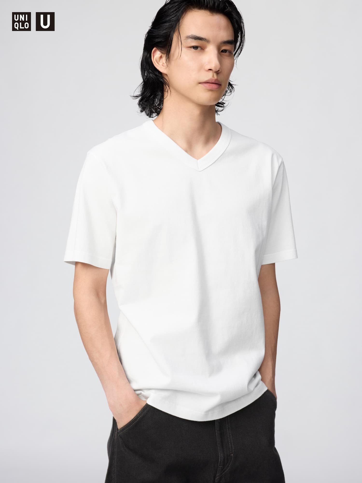 VネックTシャツ